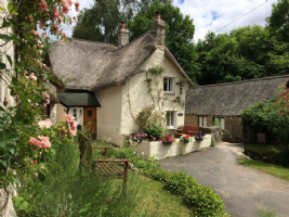 Three Pound Cottage Photo
