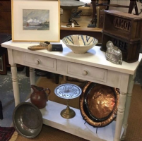 Holt Antiques & Interiors Centre Photo